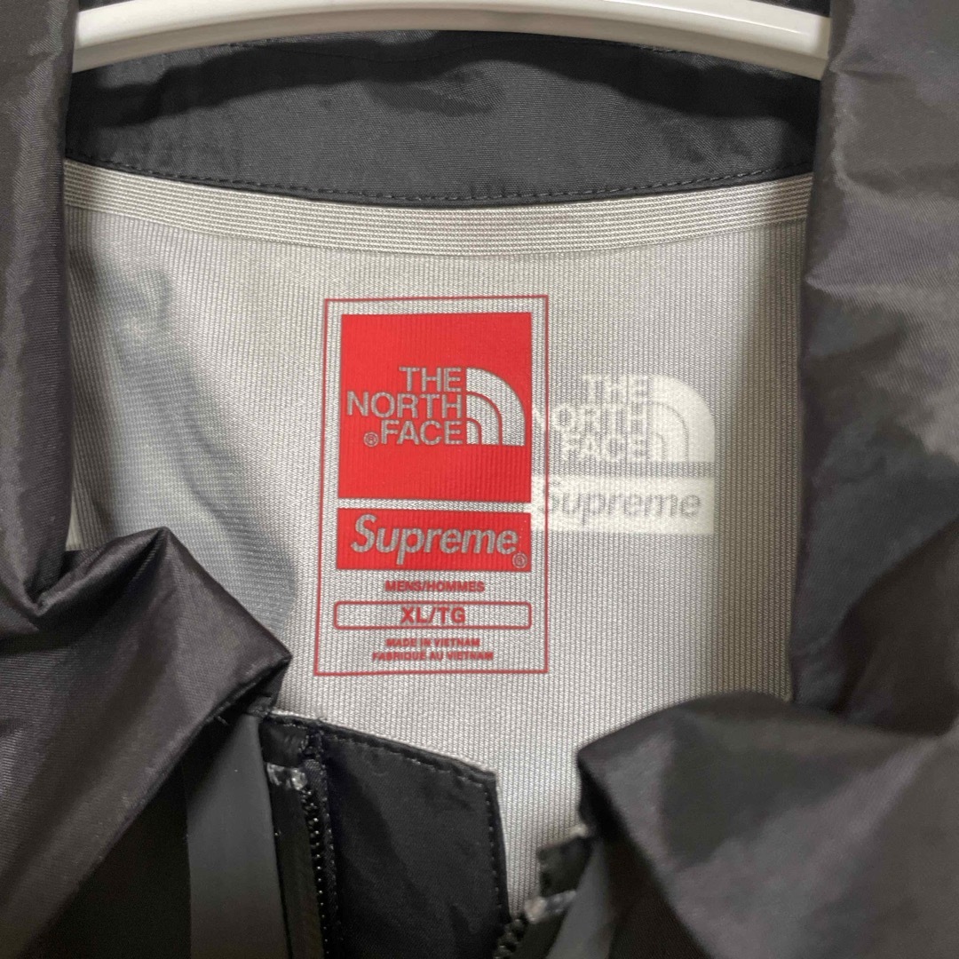 THE NORTH FACE(ザノースフェイス)のsupremeとthe north faceのコラボのジャケット　 メンズのジャケット/アウター(ナイロンジャケット)の商品写真