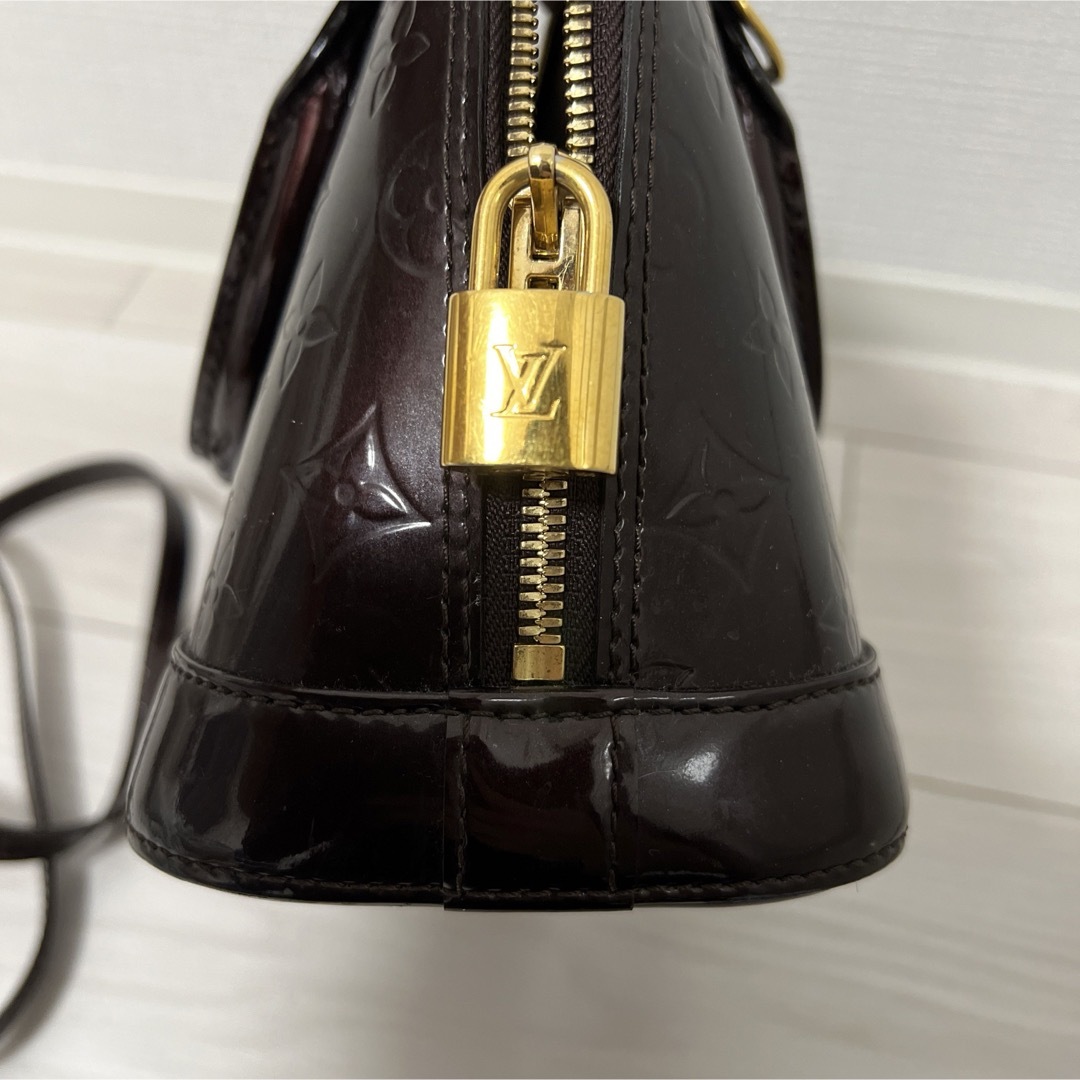 LOUIS VUITTON(ルイヴィトン)のルイヴィトン アルマbb ヴェルニ レディースのバッグ(ハンドバッグ)の商品写真