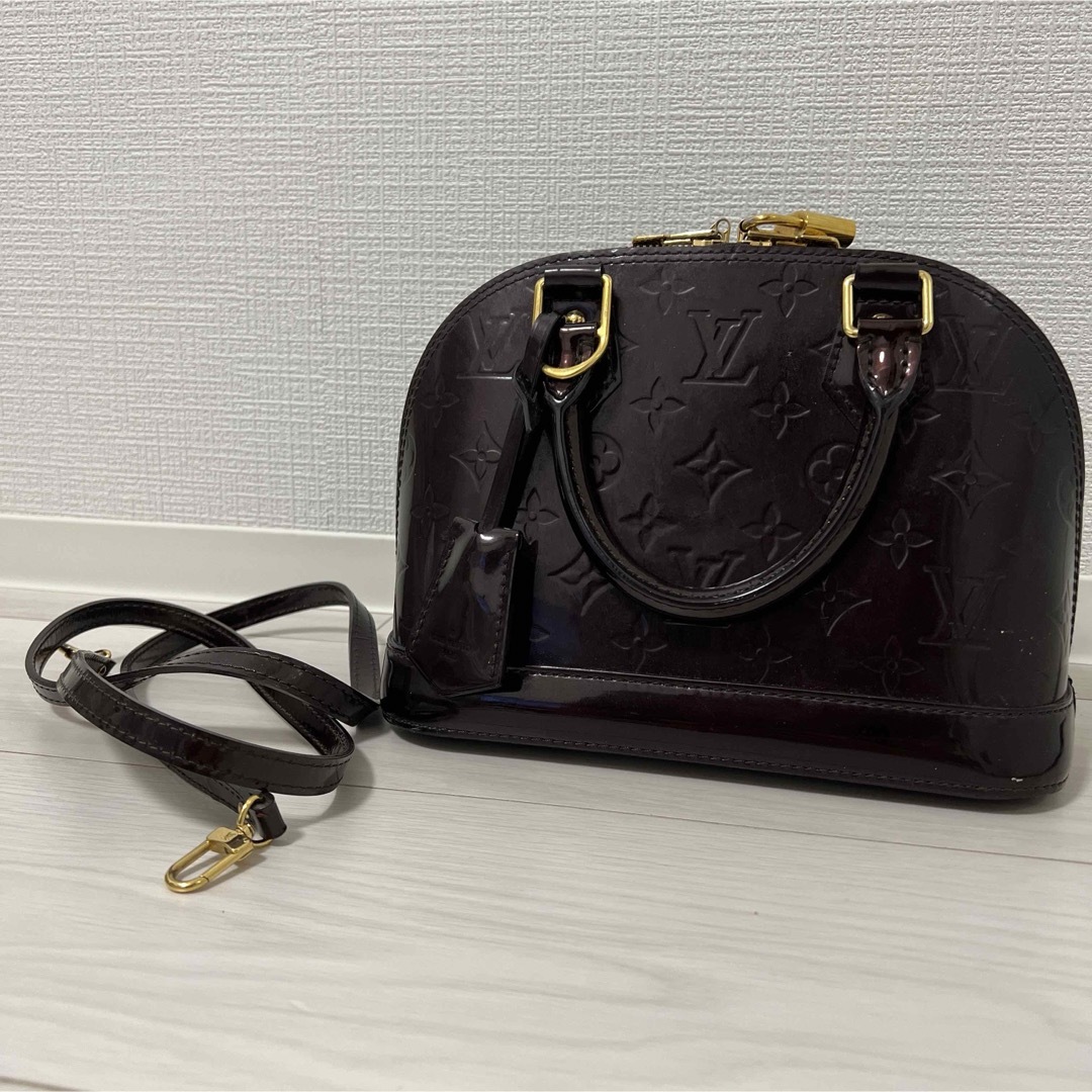 LOUIS VUITTON(ルイヴィトン)のルイヴィトン アルマbb ヴェルニ レディースのバッグ(ハンドバッグ)の商品写真