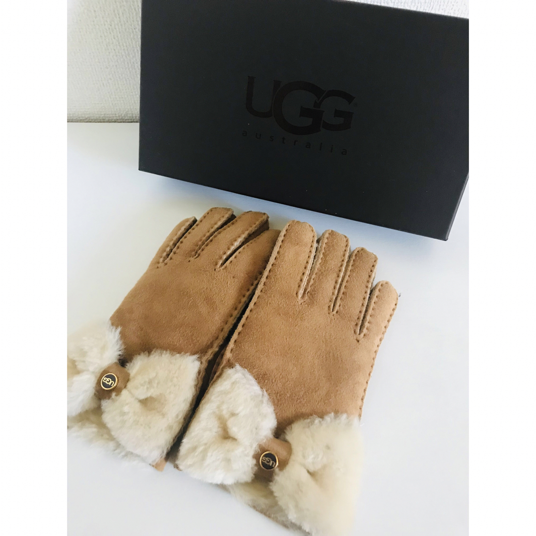 UGG(アグ)のmeijiza様専用 UGG CLASSIC グローブ 手袋 ムートン ブラウン レディースのファッション小物(手袋)の商品写真