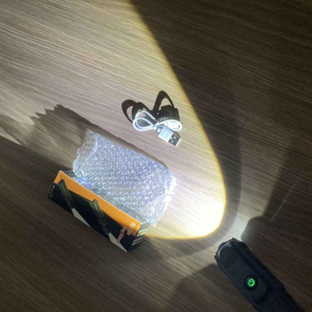 懐中電灯 LED 超強力 充電式 USB 小型 軽量 アウトドア ハンドライト インテリア/住まい/日用品のインテリア/住まい/日用品 その他(その他)の商品写真