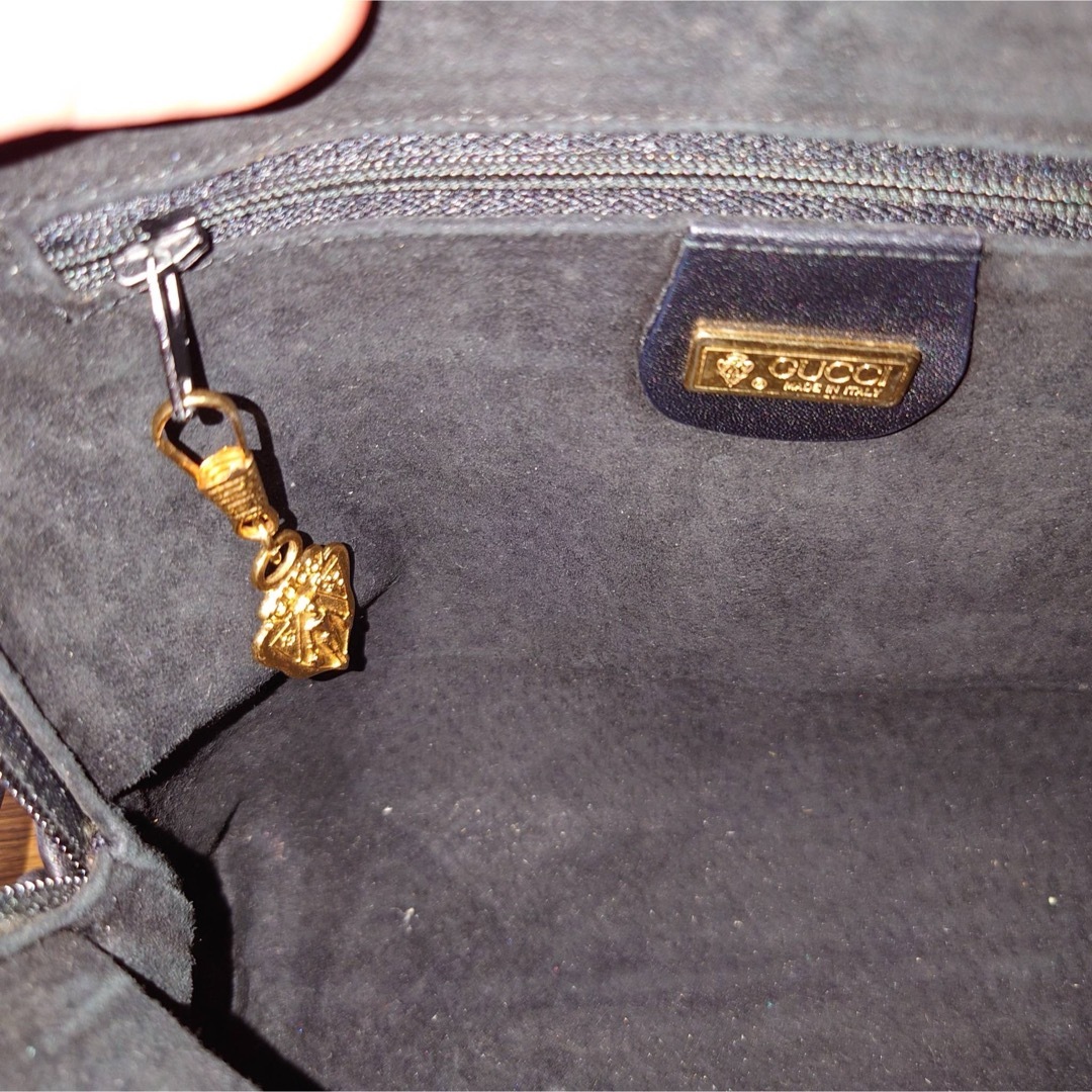 Gucci(グッチ)のグッチ　ヴィンテージ　ショルダーバッグ　黒　ブラック レディースのバッグ(ショルダーバッグ)の商品写真