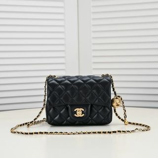 シャネル(CHANEL)のシャネルラムスキン ショルダーバッグ(ロングワンピース/マキシワンピース)