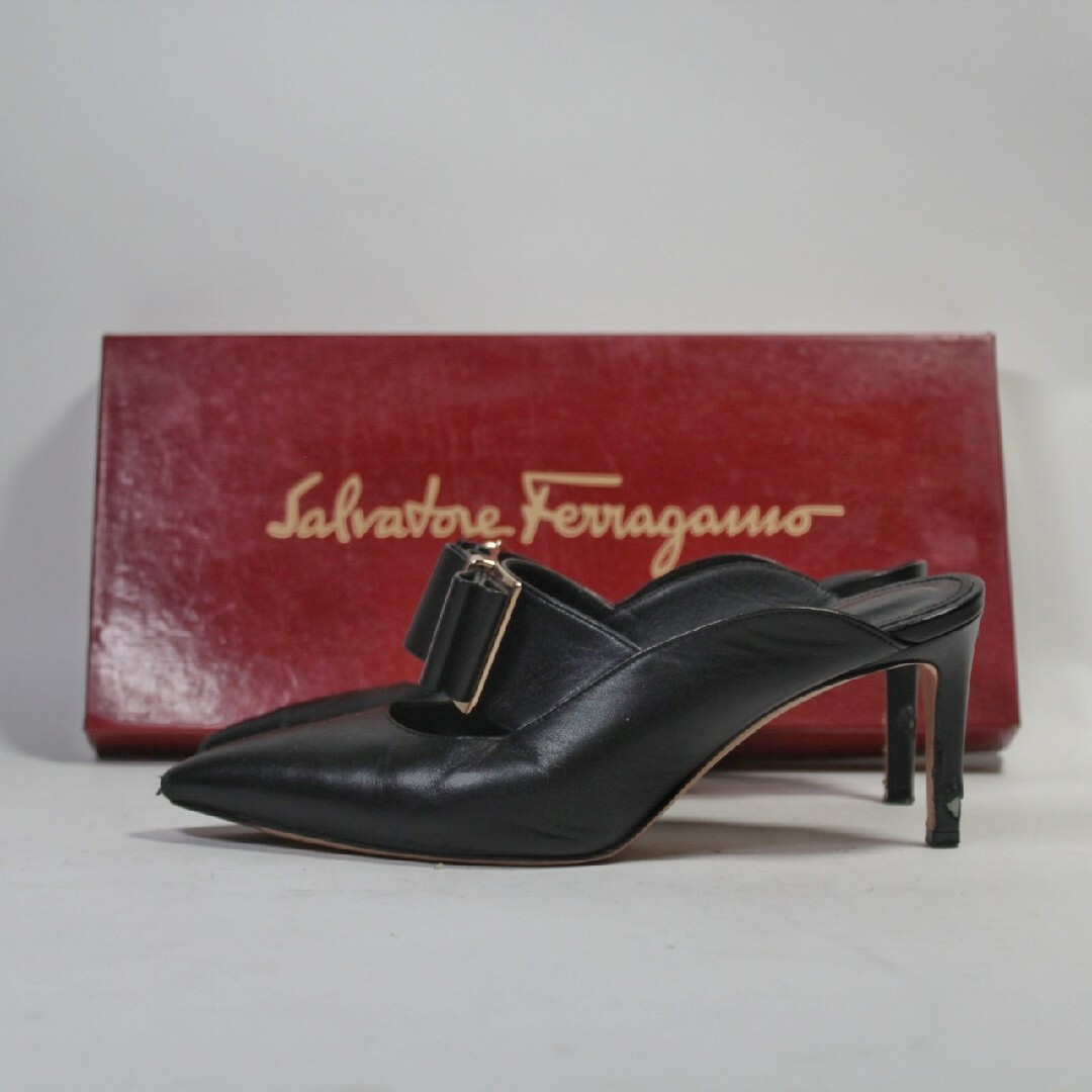 Salvatore Ferragamo(サルヴァトーレフェラガモ)のFerragamo ブラック リボンパンプス ピンヒール レザーサンダル レディースの靴/シューズ(ハイヒール/パンプス)の商品写真