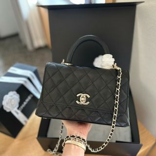 シャネル(CHANEL)のCHANEL シャネル ミニフラップバッグ(ロングワンピース/マキシワンピース)