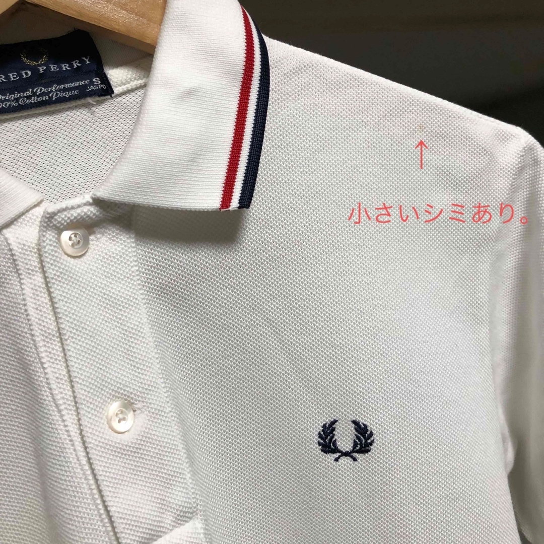 FRED PERRY(フレッドペリー)のフレッドペリー ポロシャツ S 白に赤と紺のライン メンズのトップス(ポロシャツ)の商品写真