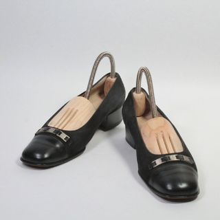 サルヴァトーレフェラガモ(Salvatore Ferragamo)の【美品】Ferragamo ヌバック キャップトゥパンプス ブラック(ハイヒール/パンプス)