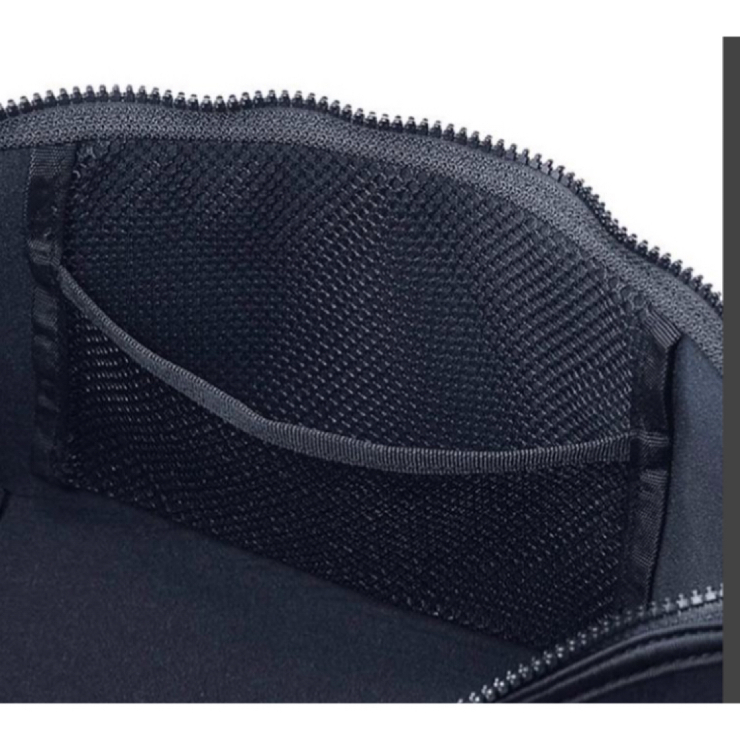 DEAN & DELUCA(ディーンアンドデルーカ)の新品DEAN&DELUCA クッションバッグインバッグ ブラック Lサイズ  レディースのファッション小物(ポーチ)の商品写真