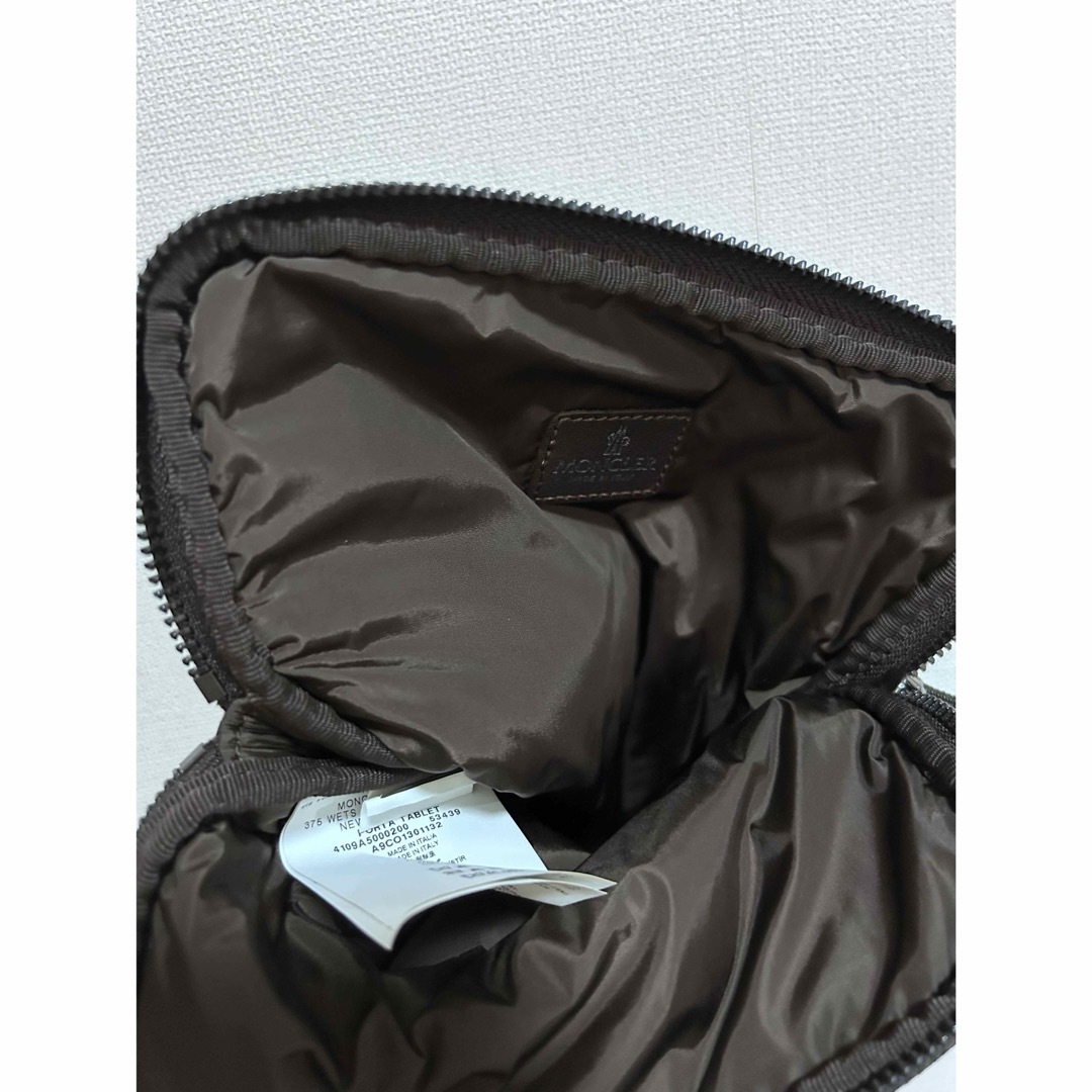MONCLER(モンクレール)のMONCLER クラッチバッグ　ボタニカル メンズのバッグ(セカンドバッグ/クラッチバッグ)の商品写真