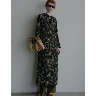 アメリヴィンテージ(Ameri VINTAGE)のSIENNA SHRINK DRESS(ロングドレス)