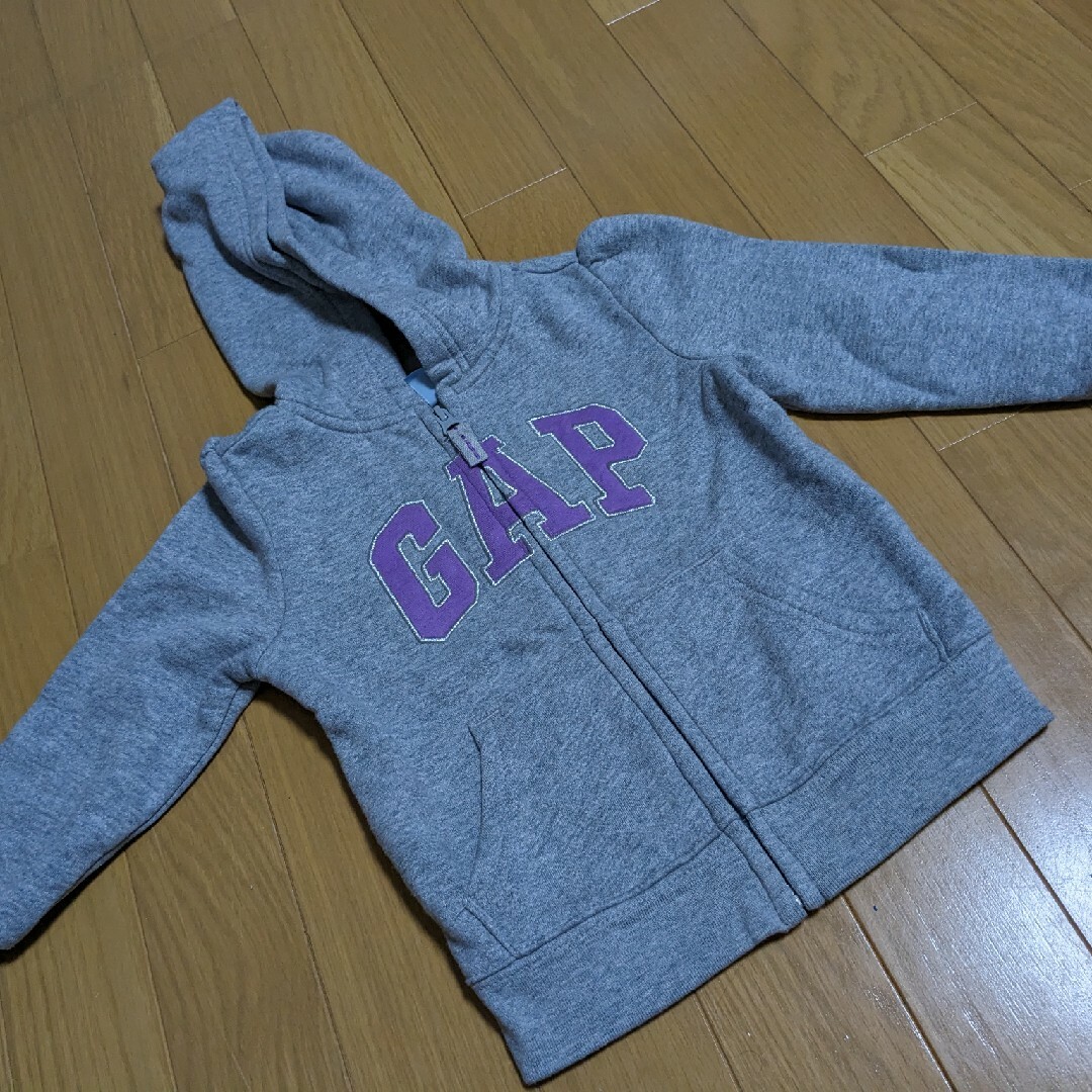 GAP Kids(ギャップキッズ)のGAP キッズパーカー キッズ/ベビー/マタニティのキッズ服女の子用(90cm~)(ジャケット/上着)の商品写真