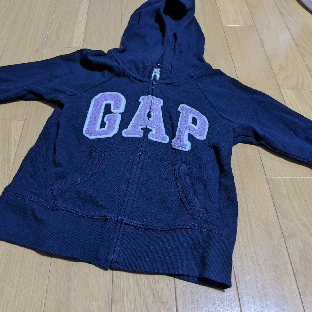 GAP Kids(ギャップキッズ)のGAPキッズパーカー キッズ/ベビー/マタニティのキッズ服女の子用(90cm~)(ジャケット/上着)の商品写真