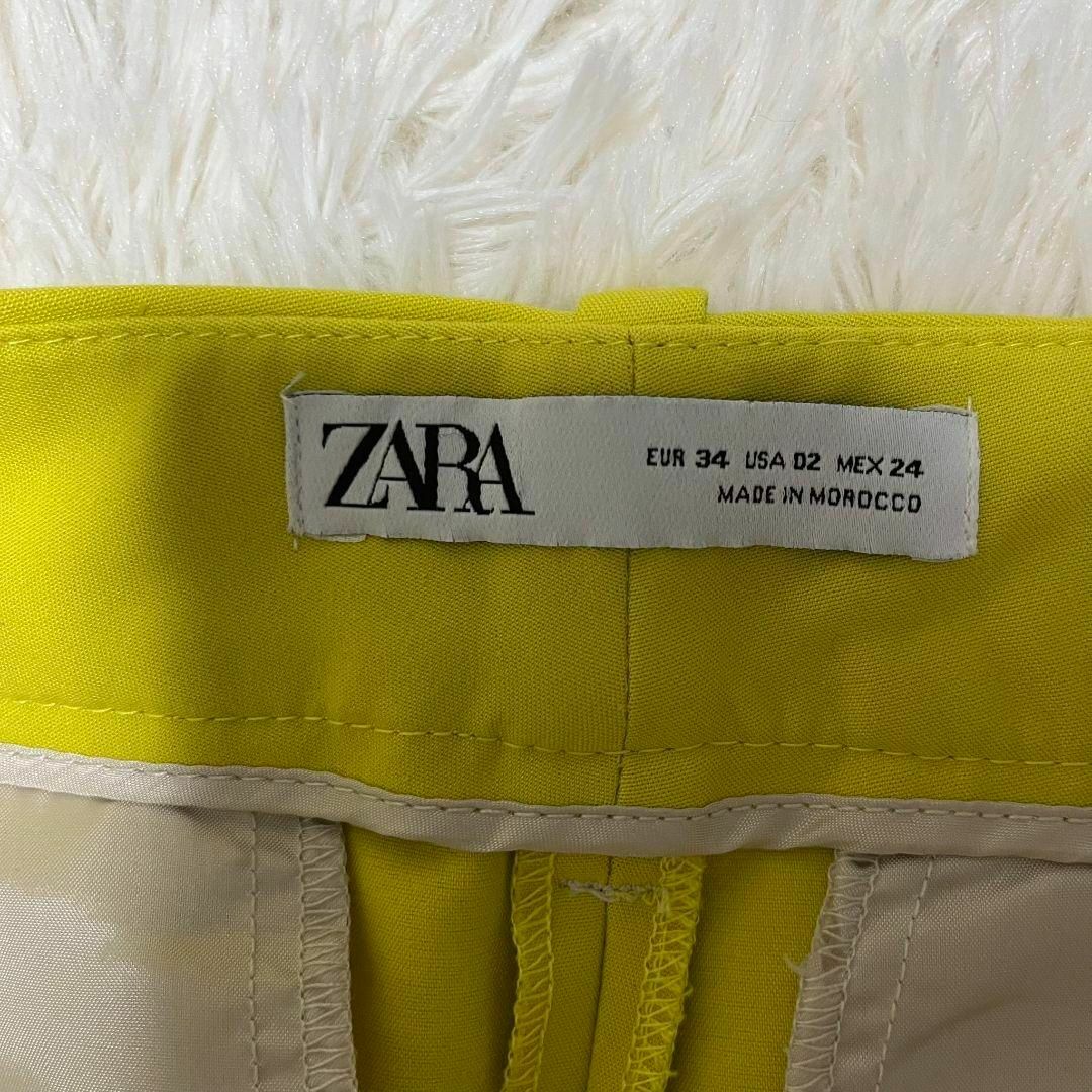 ZARA(ザラ)の【大人気◎】ZARA テーパードパンツ 34 ライムイエロー ライムグリーン レディースのパンツ(カジュアルパンツ)の商品写真