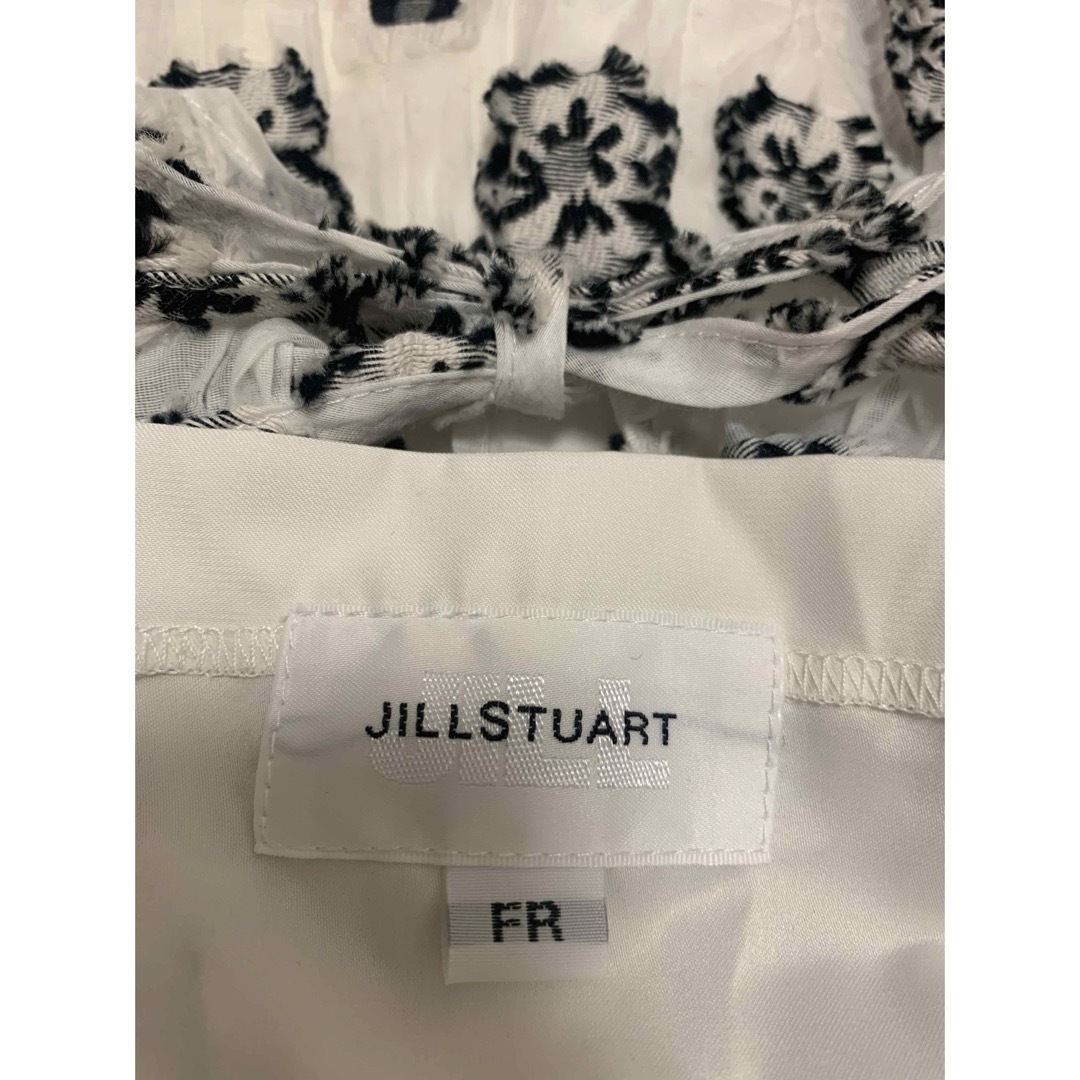 JILL by JILLSTUART(ジルバイジルスチュアート)の美品JILL by JILLSTUARTミニフローラルカットジャガードワンピース レディースのワンピース(ロングワンピース/マキシワンピース)の商品写真