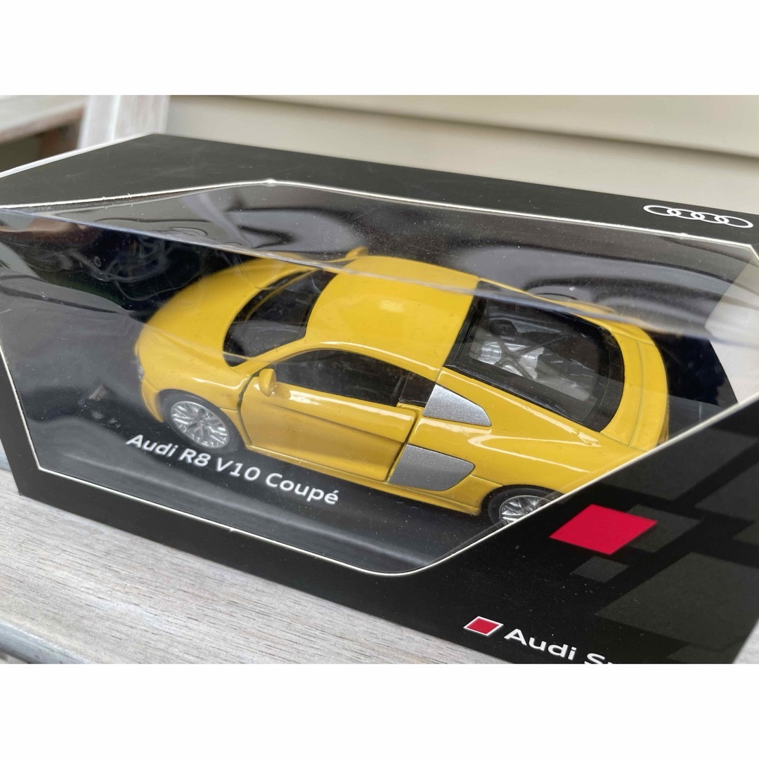 アウディ  Audi R8 V10 Coupe 1/43 ダイキャスト ミニカー エンタメ/ホビーのおもちゃ/ぬいぐるみ(ミニカー)の商品写真