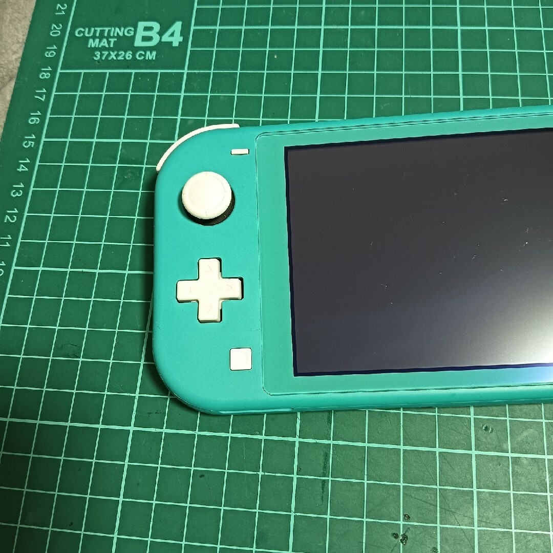 任天堂(ニンテンドウ)のNintendo Switch LITE エンタメ/ホビーのゲームソフト/ゲーム機本体(携帯用ゲーム機本体)の商品写真