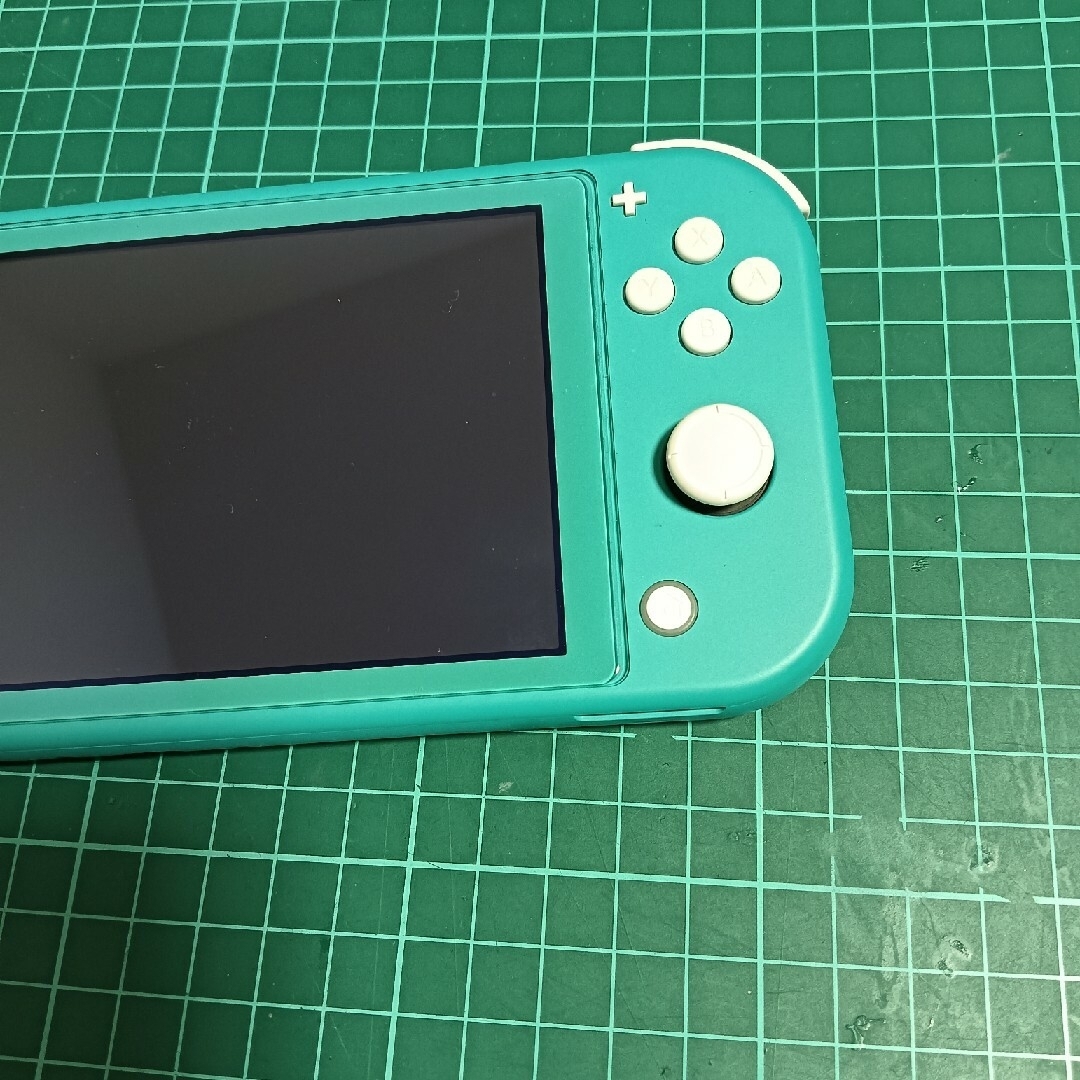 任天堂(ニンテンドウ)のNintendo Switch LITE エンタメ/ホビーのゲームソフト/ゲーム機本体(携帯用ゲーム機本体)の商品写真