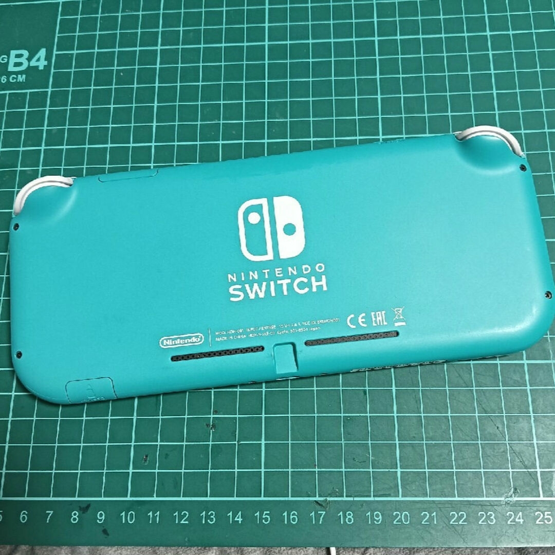 任天堂(ニンテンドウ)のNintendo Switch LITE エンタメ/ホビーのゲームソフト/ゲーム機本体(携帯用ゲーム機本体)の商品写真