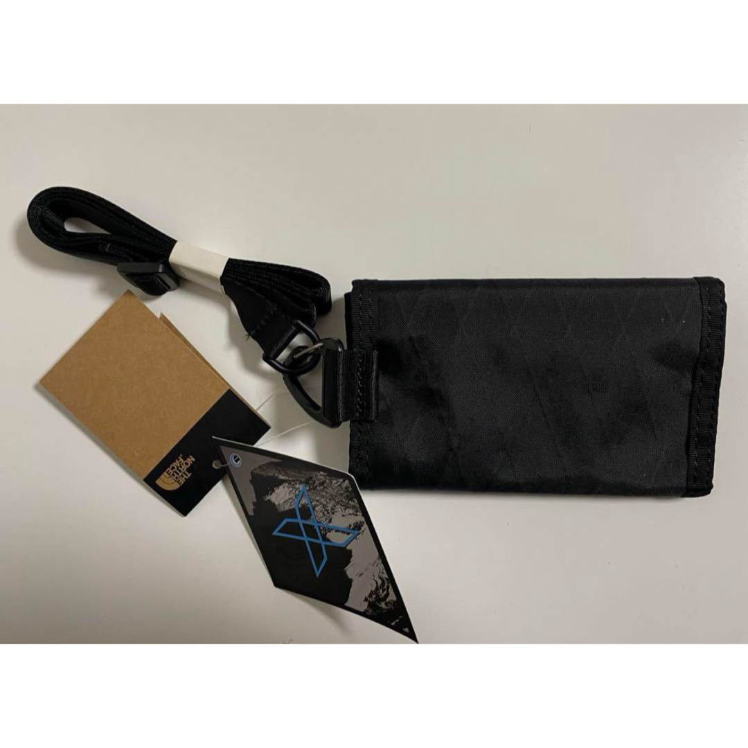 THE NORTH FACE(ザノースフェイス)のノースフェイス ストラップ付コンパクトウォレット アウトドア 財布 ブラック メンズのファッション小物(折り財布)の商品写真
