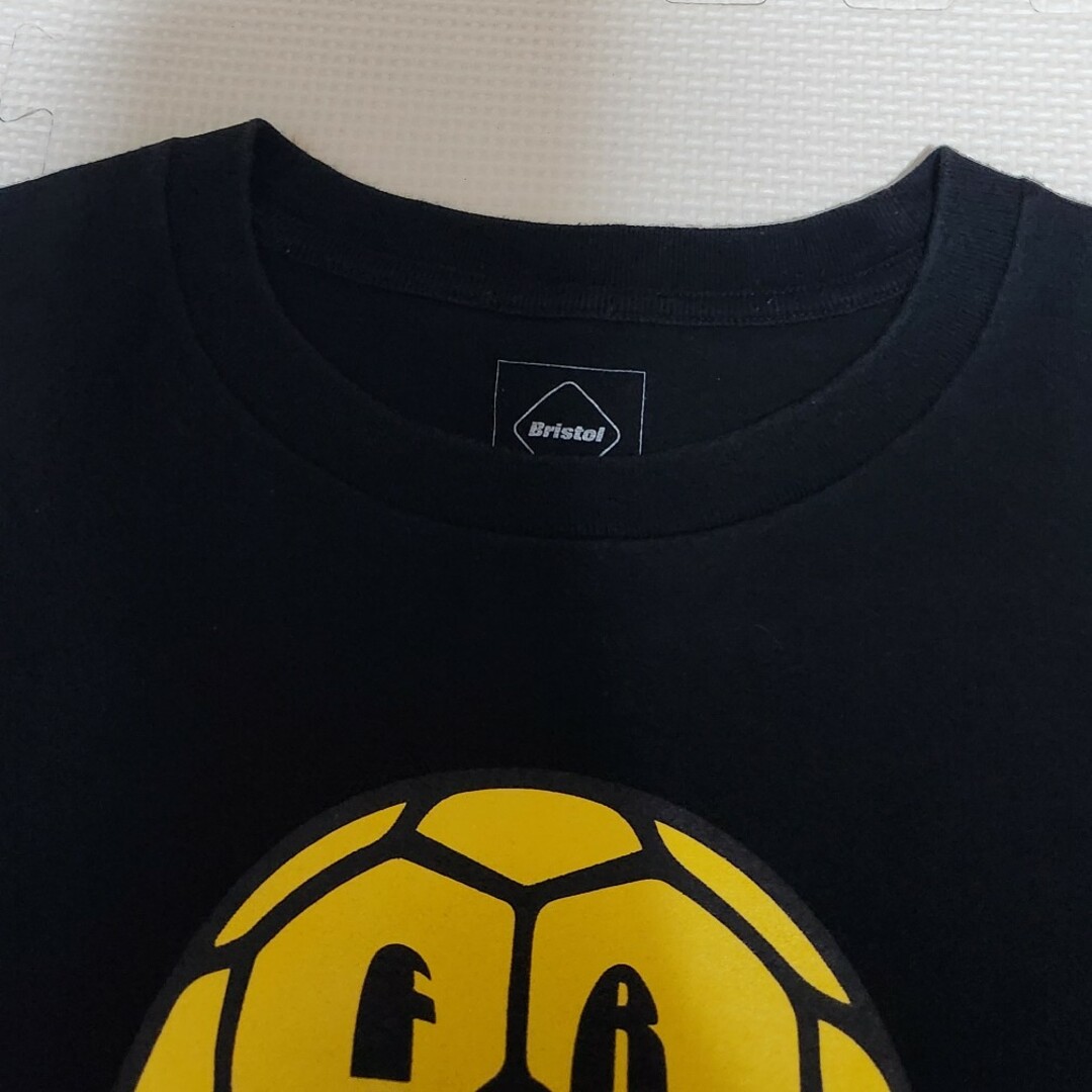 F.C.R.B.(エフシーアールビー)のF.C.R.B バックロゴプリント 半袖Tシャツ メンズのトップス(Tシャツ/カットソー(半袖/袖なし))の商品写真