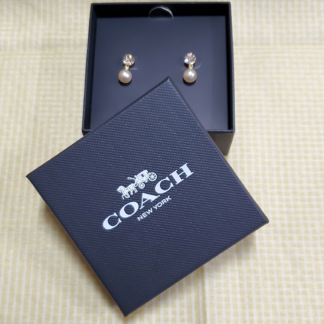 COACH(コーチ)の新品 COACH パール ピアス コーチ ドロップ ピアス レディースのアクセサリー(ピアス)の商品写真