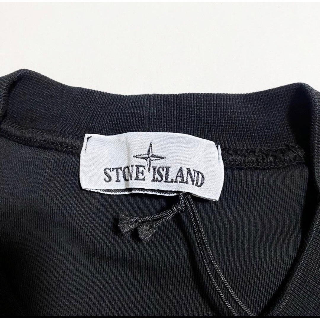 STONE ISLAND(ストーンアイランド)の新品　STONE ISLAND スウェットシャツ　ブラック　XL メンズのトップス(スウェット)の商品写真