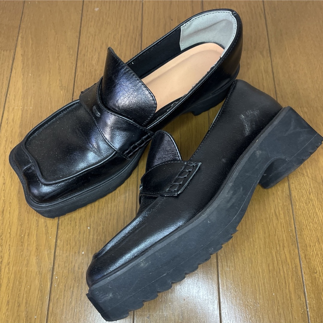 Ameri VINTAGE(アメリヴィンテージ)のAMERI アメリ WAVE CUTTING PLATFORM LOAFER レディースの靴/シューズ(ローファー/革靴)の商品写真