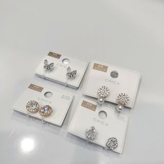 スリーコインズ(3COINS)の新品未使用　スリーコインズ　パール　イヤリング　4点セット　3COINS(イヤリング)