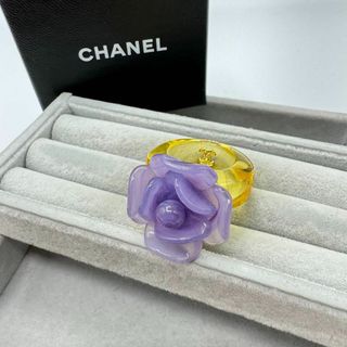 シャネル(CHANEL)の【箱付き】CHANEL カメリア　フラワーモチーフリング　指輪　パープル(リング(指輪))