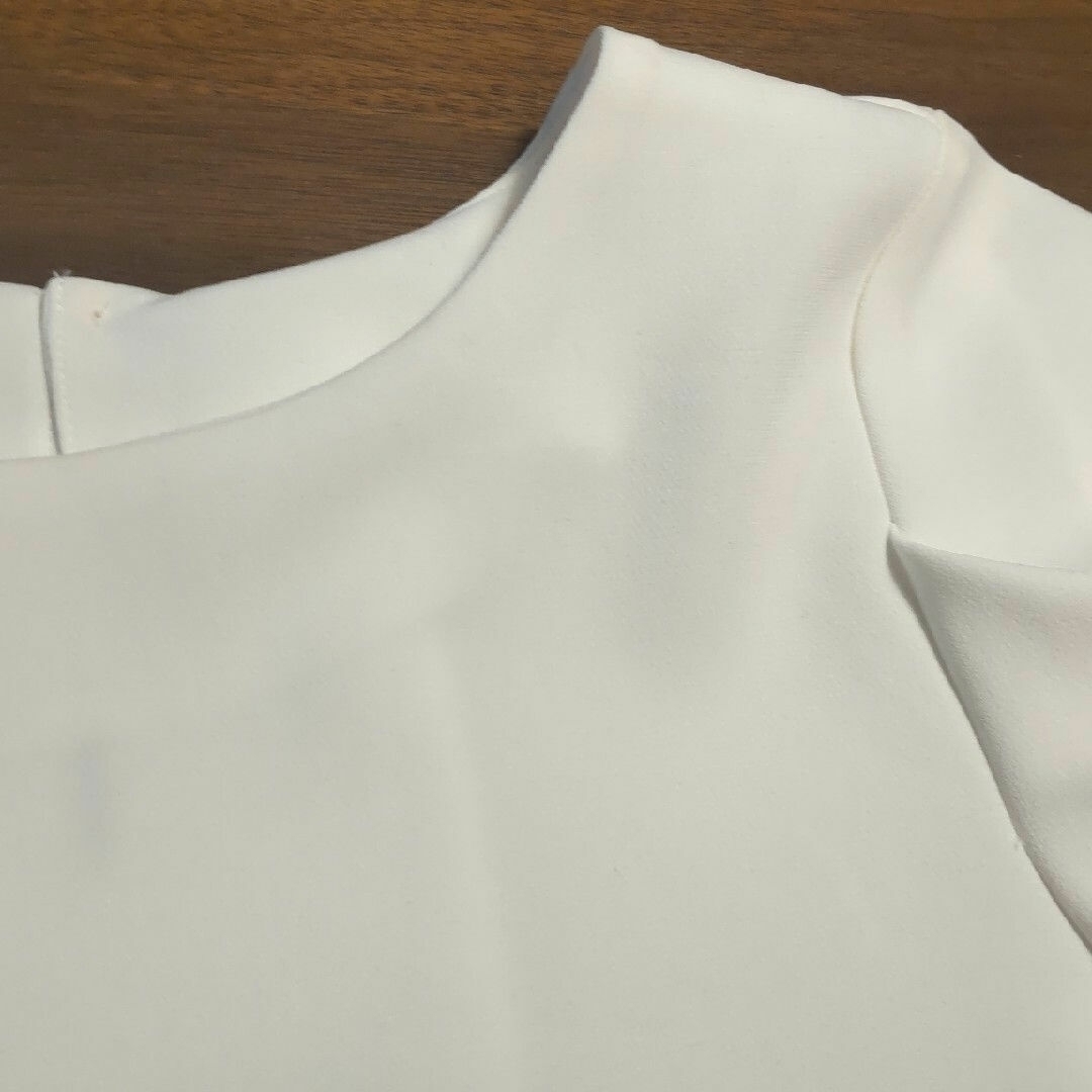 soeju　肩タックブラウス　ホワイト S レディースのトップス(シャツ/ブラウス(半袖/袖なし))の商品写真