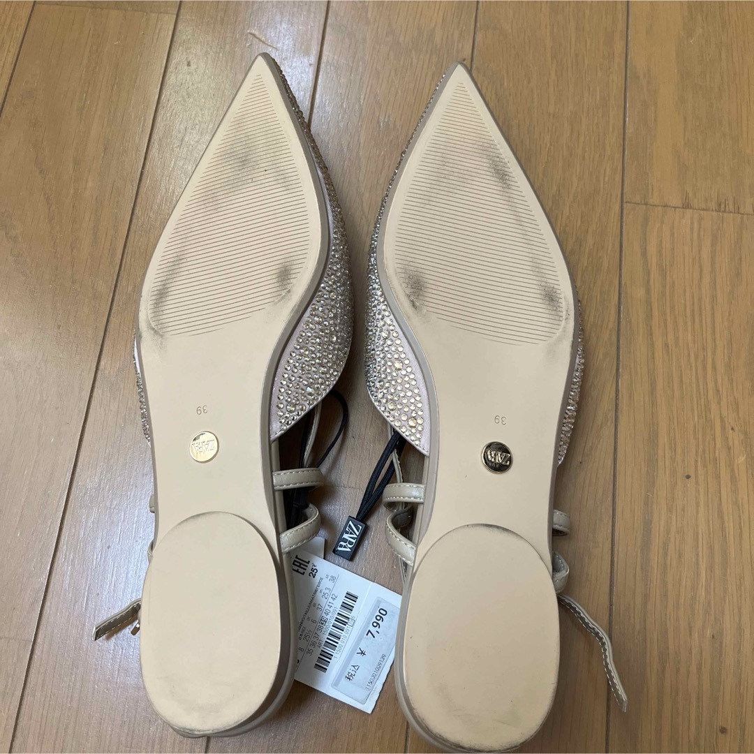 ZARA(ザラ)のZARA キラキラ　サンダル　ストラップ　フラットシューズ レディースの靴/シューズ(バレエシューズ)の商品写真