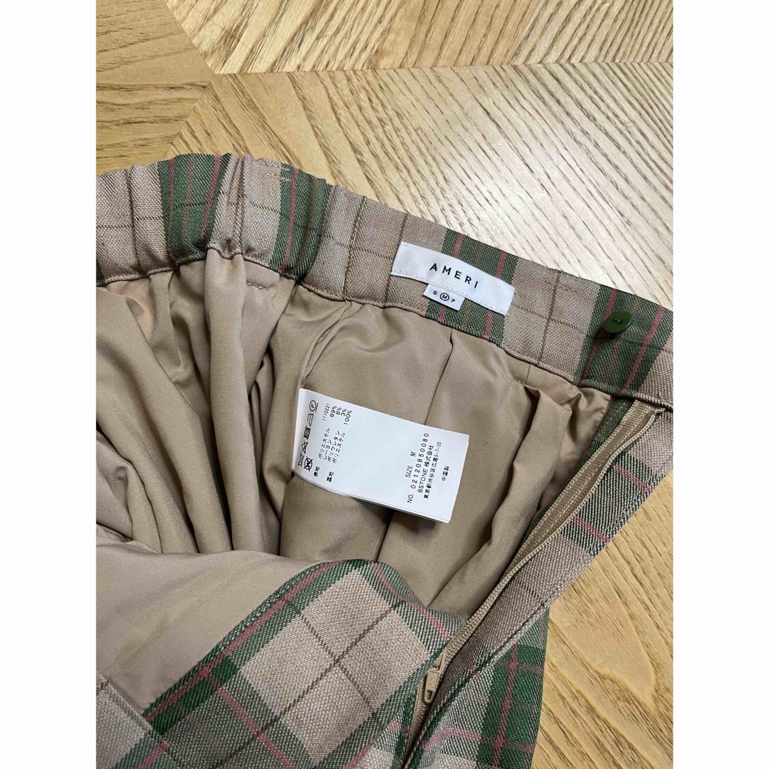 Ameri VINTAGE(アメリヴィンテージ)のAMERI(アメリ)  2TUCKS STRAIGHT PANTS(M) レディースのパンツ(その他)の商品写真