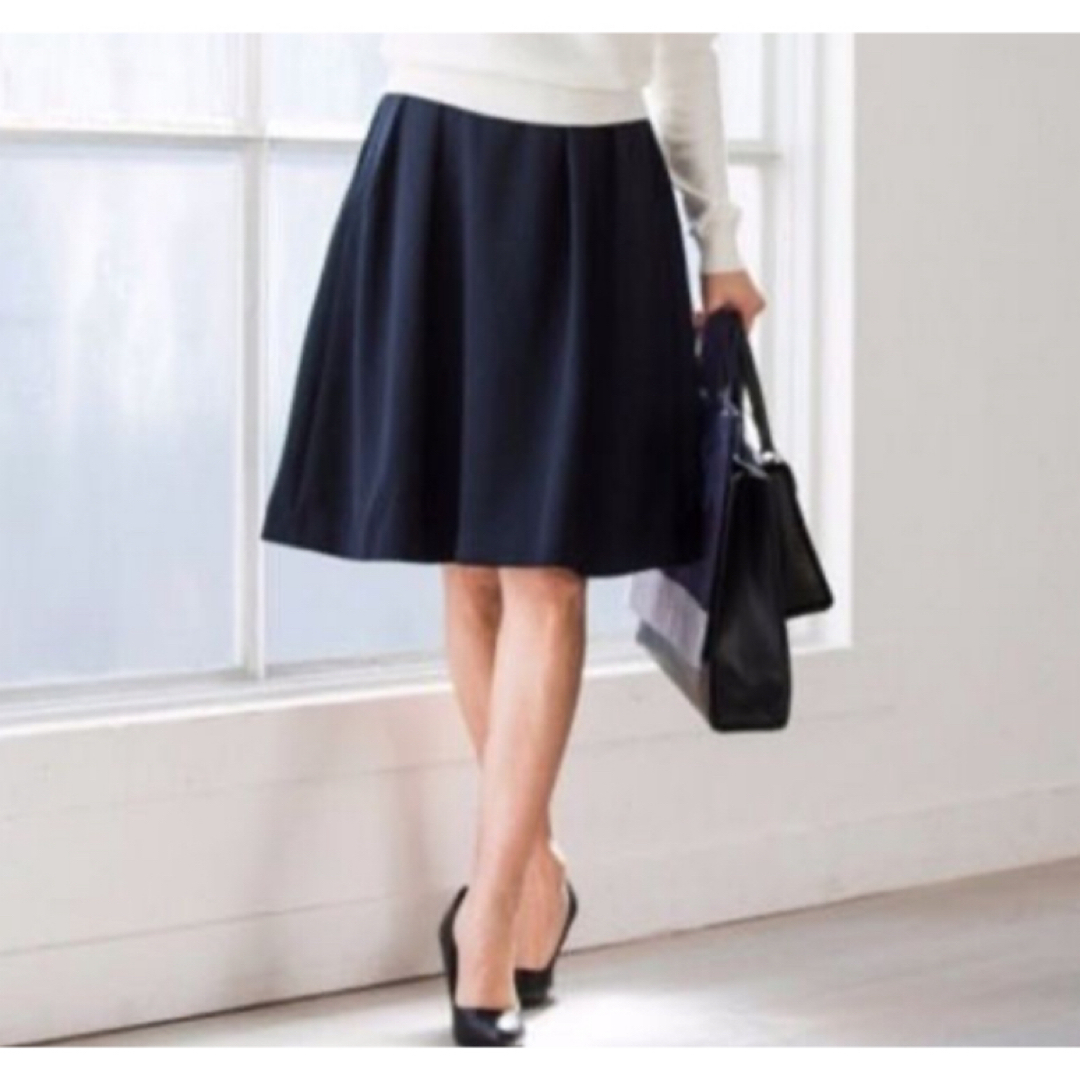 UNIQLO(ユニクロ)のL＊UNIQLO＊クレープタックスカートネイビー レディースのスカート(ひざ丈スカート)の商品写真