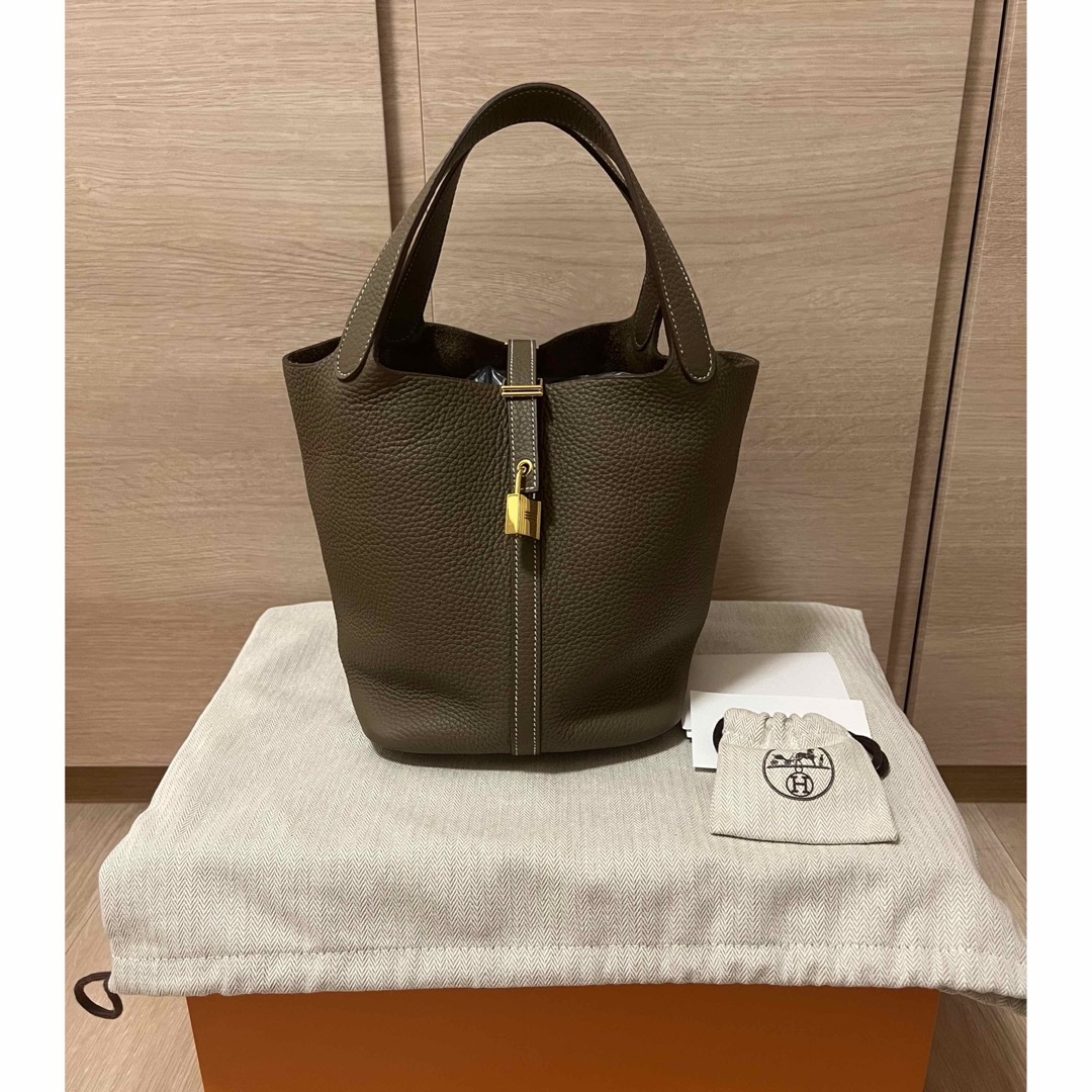 Hermes(エルメス)のピコタンロックMM エトゥープ ゴールド金具♡ レディースのバッグ(ハンドバッグ)の商品写真