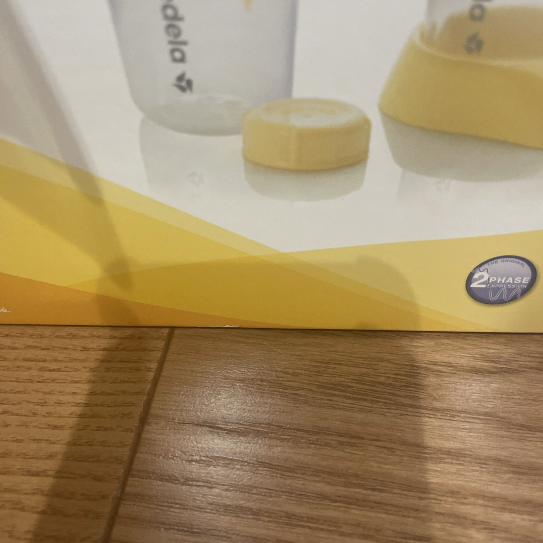 medela(メデラ)のメデラ　搾乳機　medela harmony 手動　母乳パット付き キッズ/ベビー/マタニティの授乳/お食事用品(その他)の商品写真