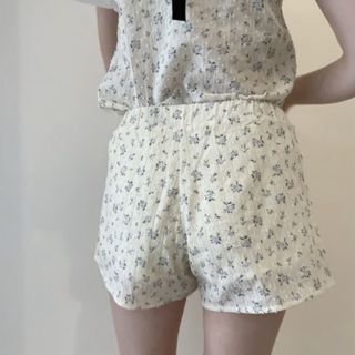 エピヌ(épine)のepine French flower short pants blue(ショートパンツ)