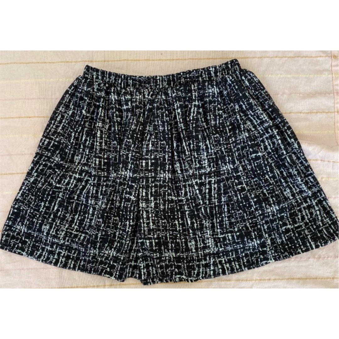 ☆ 黒 フレアースカート　　オンワード樫山 レディースのスカート(ミニスカート)の商品写真