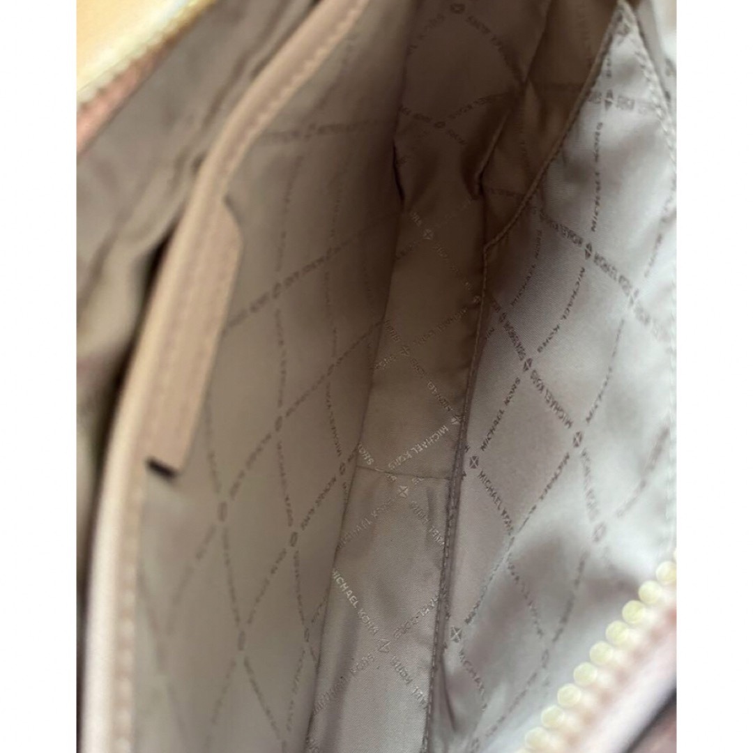 Michael Kors(マイケルコース)のMICHEL KORS マイケルコース  ショルダーバッグ　ピンク　モノグラム レディースのバッグ(ショルダーバッグ)の商品写真