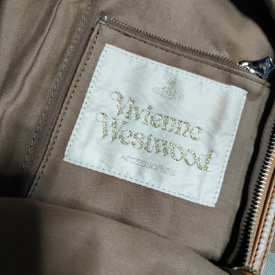 Vivienne Westwood(ヴィヴィアンウエストウッド)の【美品】ヴィヴィアンウエストウッド　ボディバッグ　ショルダーバッグ レディースのバッグ(ショルダーバッグ)の商品写真