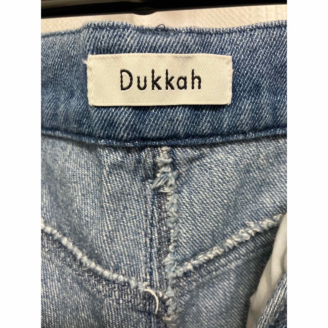 WEGO(ウィゴー)のDukkah/【低身長向け】スリットストレートデニムパンツ レディースのパンツ(デニム/ジーンズ)の商品写真