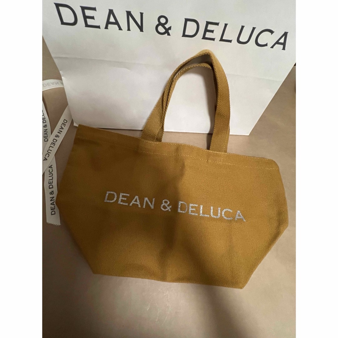 DEAN & DELUCA(ディーンアンドデルーカ)の新品正規品DEAN&DELUCAトートバッグ キャラメルイエロー S レディースのバッグ(トートバッグ)の商品写真