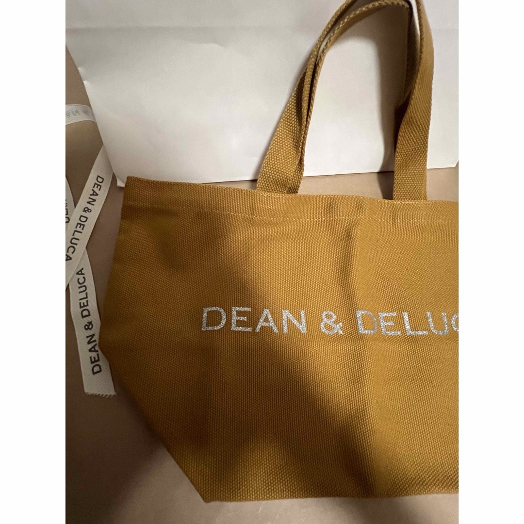 DEAN & DELUCA(ディーンアンドデルーカ)の新品正規品DEAN&DELUCAトートバッグ キャラメルイエロー S レディースのバッグ(トートバッグ)の商品写真