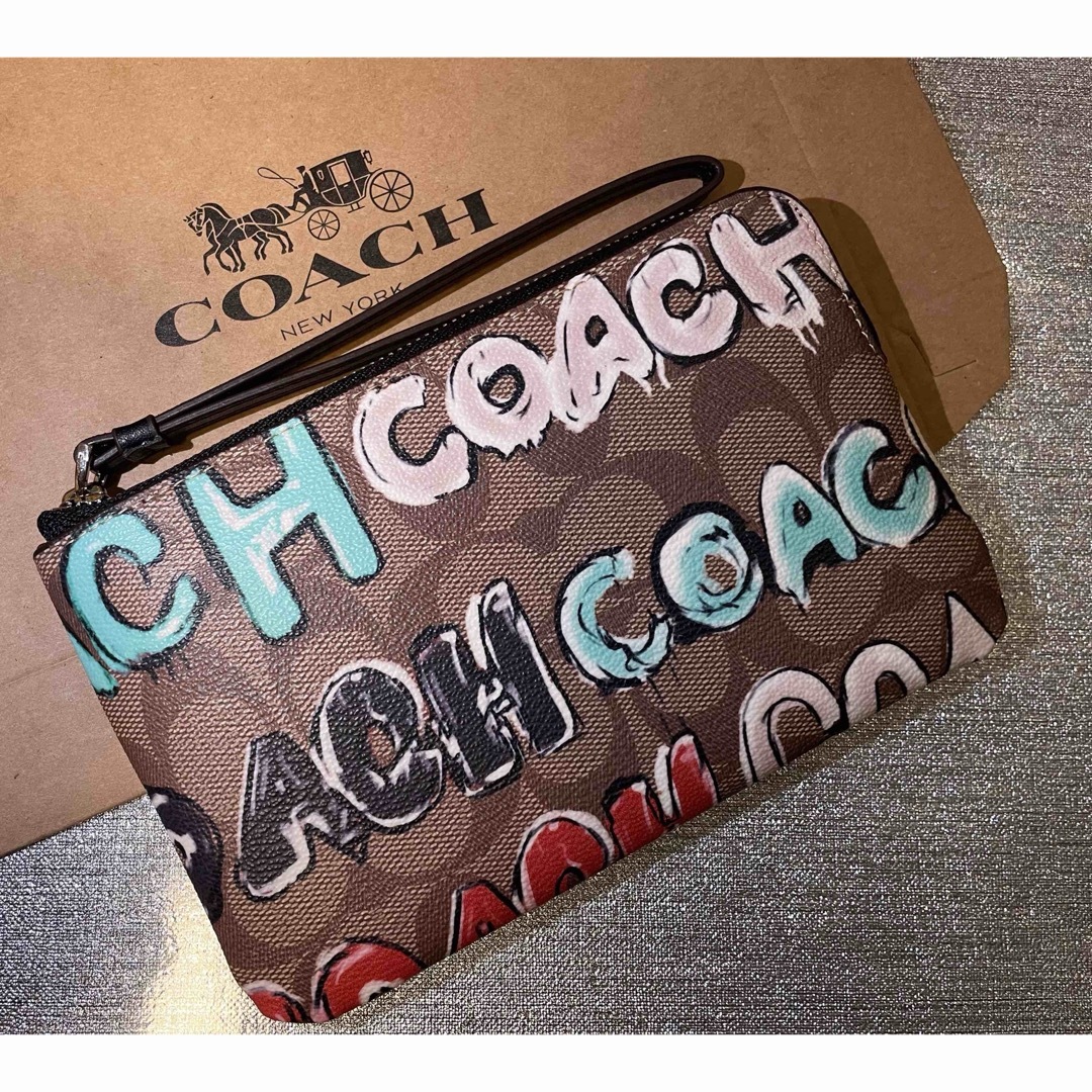 COACH(コーチ)のCOACH  コーチ　ミントサーフ　コラボ　ポーチ　カードケース　未使用品 レディースのファッション小物(ポーチ)の商品写真