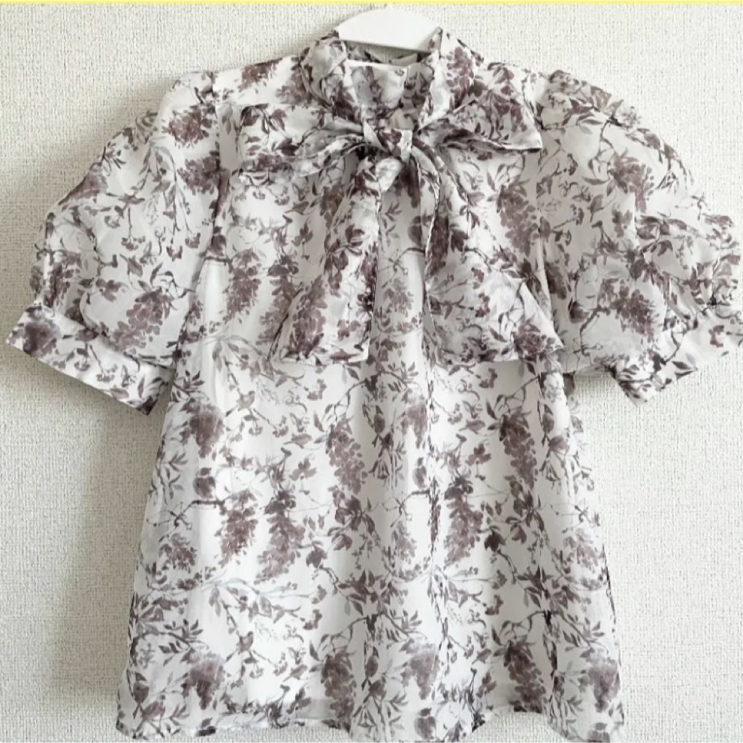 INGNI(イング)のINGNI花柄2wayトップス レディースのトップス(Tシャツ(半袖/袖なし))の商品写真