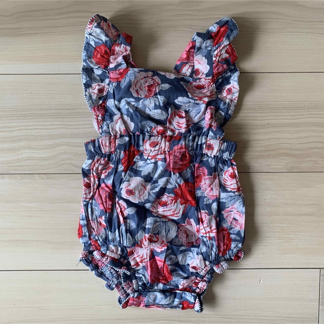 babyGAP(ベビーギャップ)の【新品】babygap 花柄カバーオール 70 キッズ/ベビー/マタニティのベビー服(~85cm)(カバーオール)の商品写真