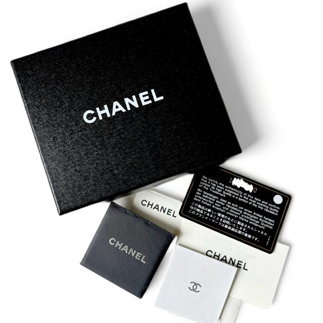 CHANEL(シャネル)の美品✨ギャランティ付き✨CHANEL シャネル カンボン 二つ折り がま口 財布 レディースのファッション小物(財布)の商品写真