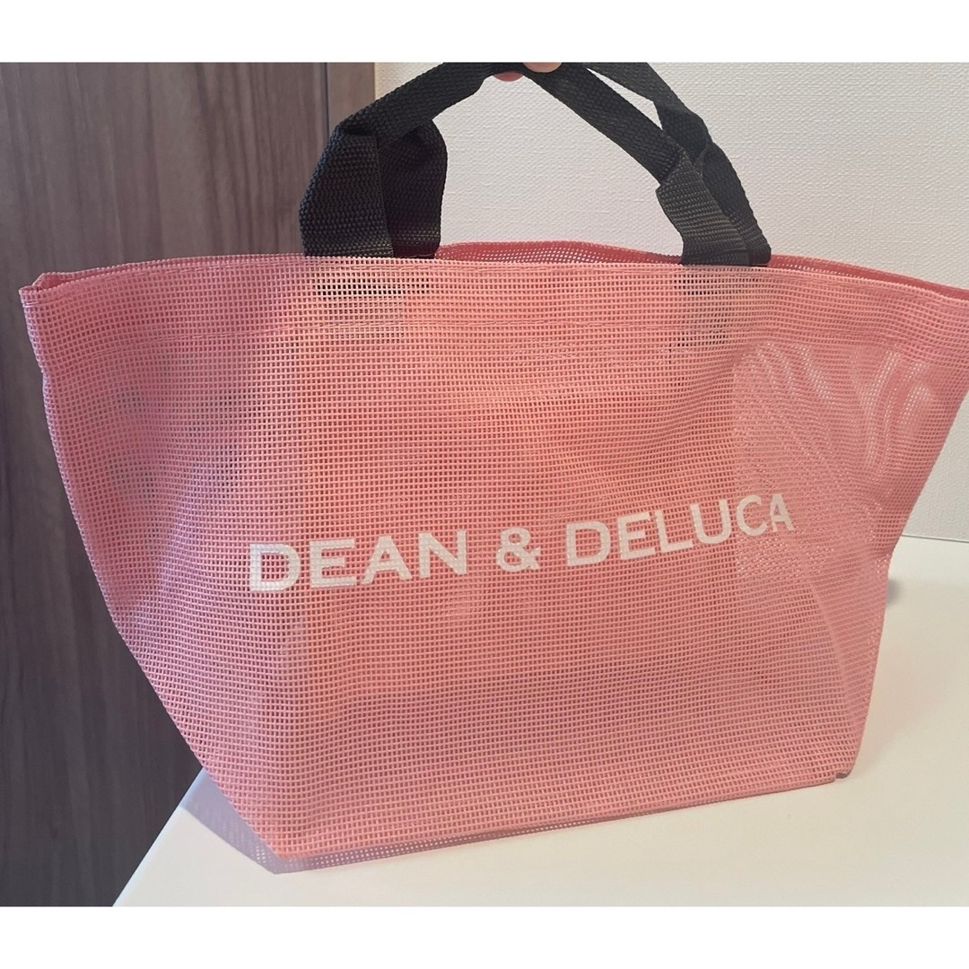 DEAN & DELUCA(ディーンアンドデルーカ)の【新品】DEAN＆DELUCAディーン&デルーカメッシュバックピンクS レディースのバッグ(トートバッグ)の商品写真