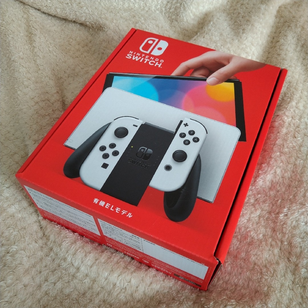 Nintendo Switch(ニンテンドースイッチ)の【VT様専用】スイッチ本体ホワイト(3台目同梱発送) エンタメ/ホビーのゲームソフト/ゲーム機本体(家庭用ゲーム機本体)の商品写真