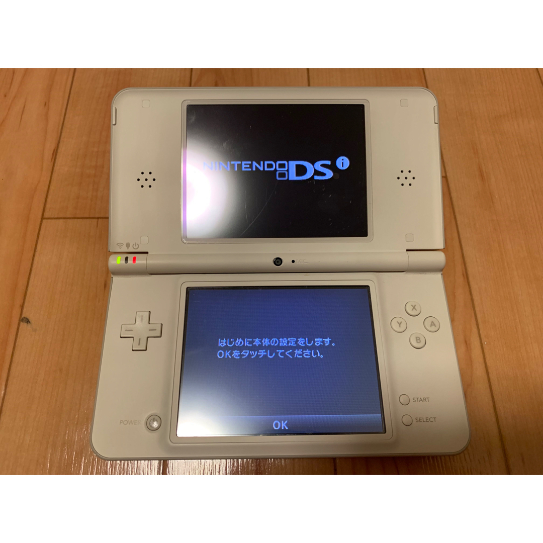 ニンテンドー3DS(ニンテンドー3DS)のニンテンドーDSi LL 本体　ホワイト エンタメ/ホビーのゲームソフト/ゲーム機本体(携帯用ゲーム機本体)の商品写真