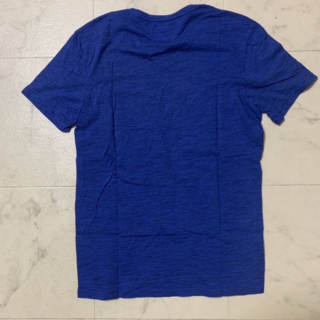 GUESS(ゲス)のゲス　GUESS  Tシャツ　Vネック　ブルー　キッズ メンズのトップス(Tシャツ/カットソー(半袖/袖なし))の商品写真